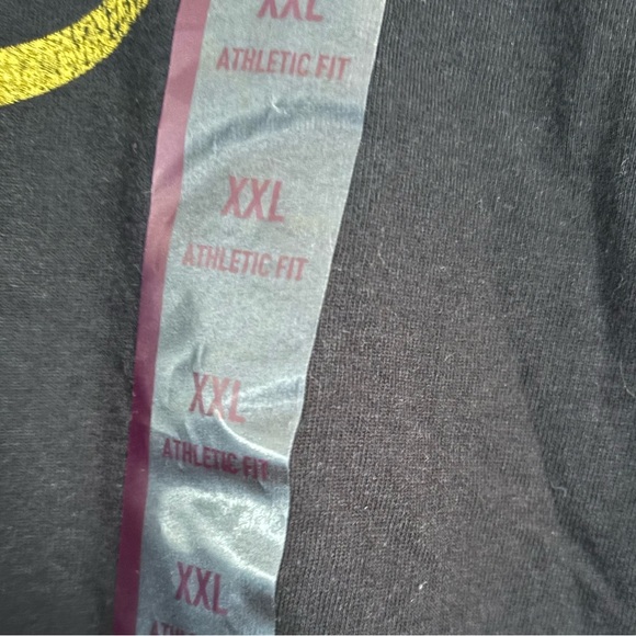 Mens Batman Tshirt size XXL NWT DC Comics Superhero - Picture 2 of 4